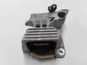 Engine mount - 112100032R 