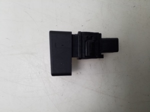 NISSAN Note E11 (2005–2014) Hazard light switch PA66GF8MF33 - 2