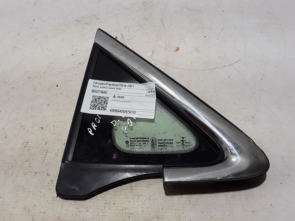 CHRYSLER Pacifica 2 generation (RU) (2016-2023) Front Right Window 68227746AC 22450974
