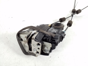 TOYOTA RAV 4 A3 (2005–2012) Rear side door lock 69060-42030 - 2