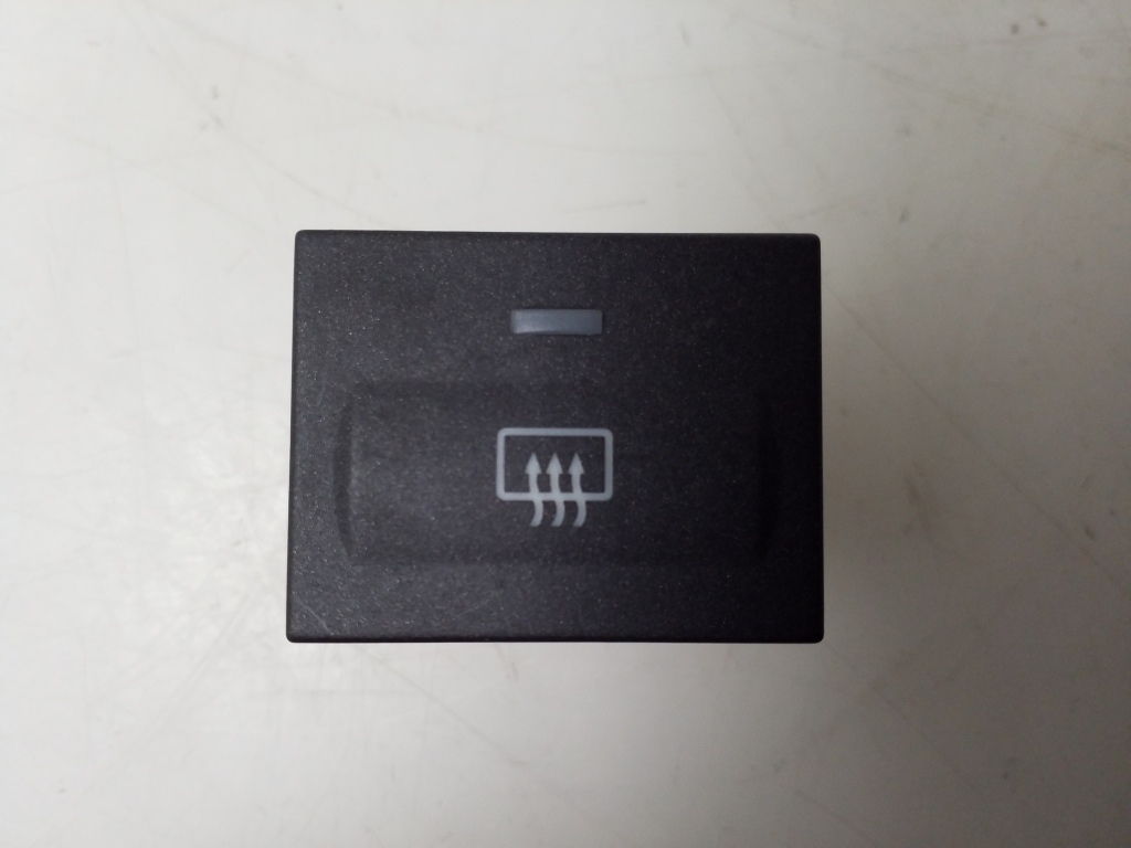 Ford Mondeo III (2000–2007) Rear window defroster switch D3L0ATRW Ford Mondeo III (2000–2007) Rear window defroster switch D3L0ATRW
