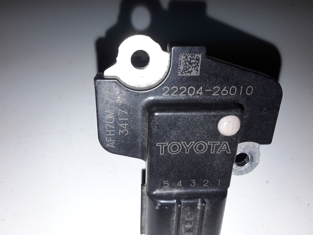 TOYOTA Avensis T27 Воздухомер воздушного фильтра 2220426010 24553765