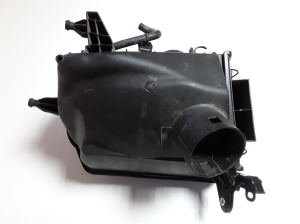 NISSAN X-Trail T30 (2001–2007) Luftfiltergehäuse 1026323S01 - 3