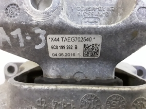  Engine cushion 