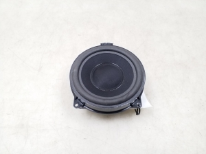   Rear side door speaker 