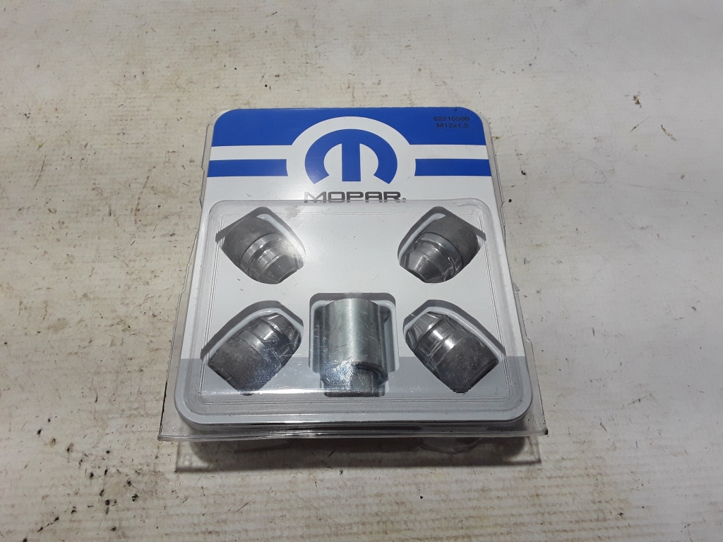 Used Chrysler Pacifica Wheel nuts, bolts