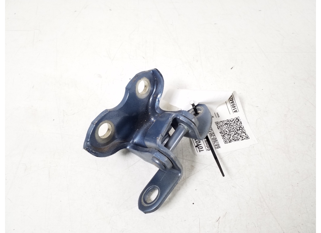 TOYOTA RAV 4 A3 (2005–2012) Rear side door upper hinge 68760-20120 TOYOTA RAV 4 A3 (2005–2012) Rear side door upper hinge 68760-20120