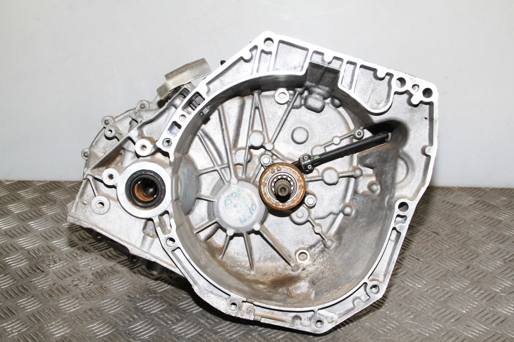 Used NISSAN Qashqai Gearbox TL4162