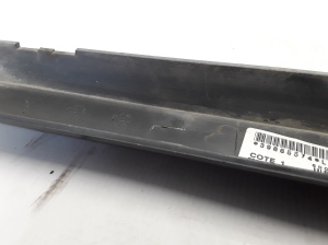 VOLVO V70 III (2007–2017) Esiukse liist 30791065 - 6