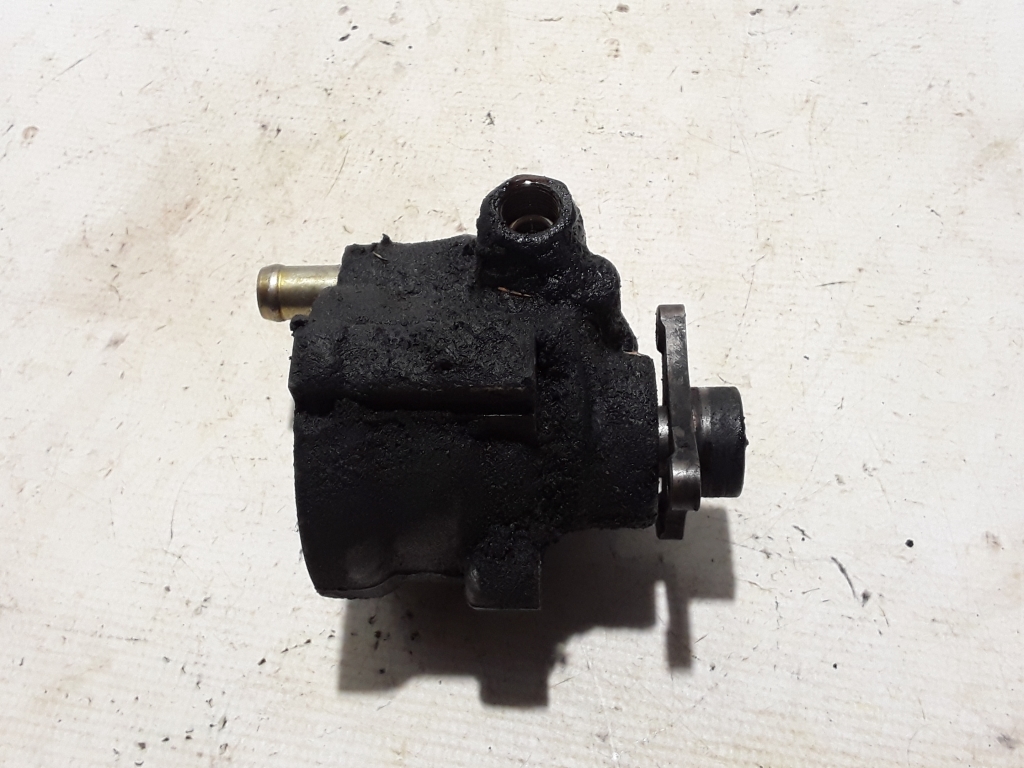 Used RENAULT Trafic Power steering pump 8201170707