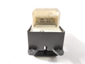 TOYOTA RAV 4 A3 (2005–2012) Front door glass switch 84820-42190 - 2