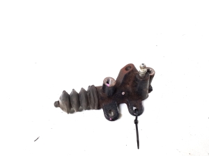   Clutch slave cylinder  - 31470-42031 