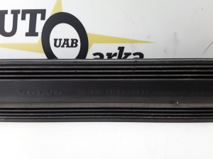 VOLVO S40 II (2004–2013) Esiukse liist 08620165 - 3