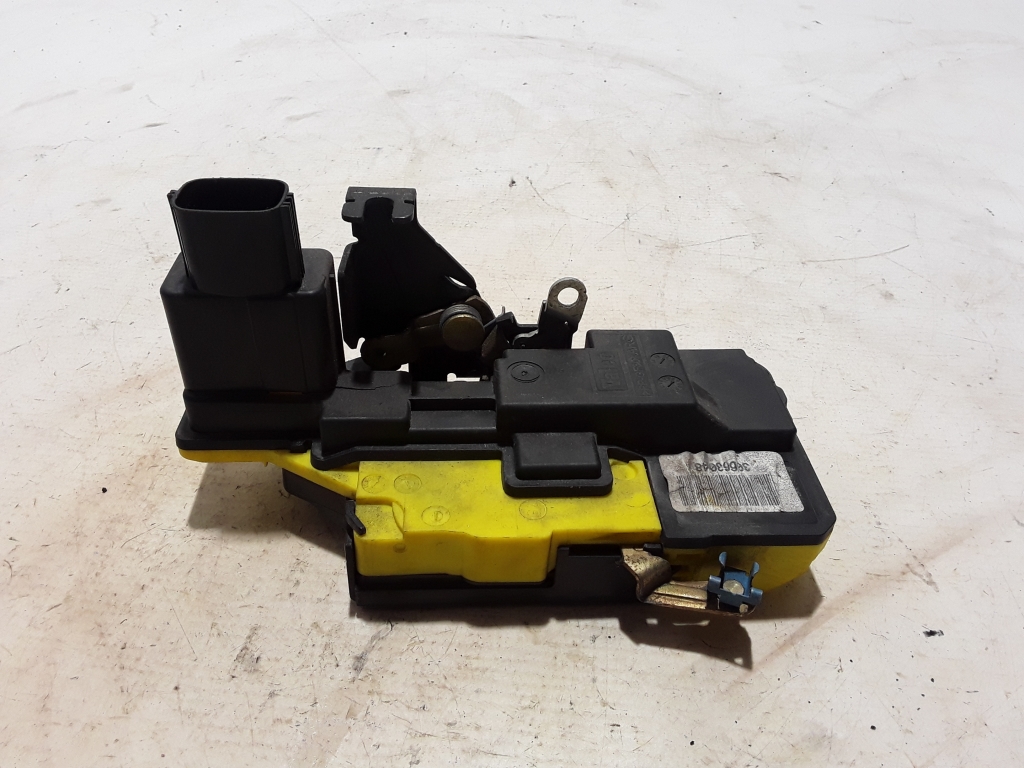 VOLVO S60 1 generation (2000-2009) Left Side Sliding Door Lock 30663048 22451574