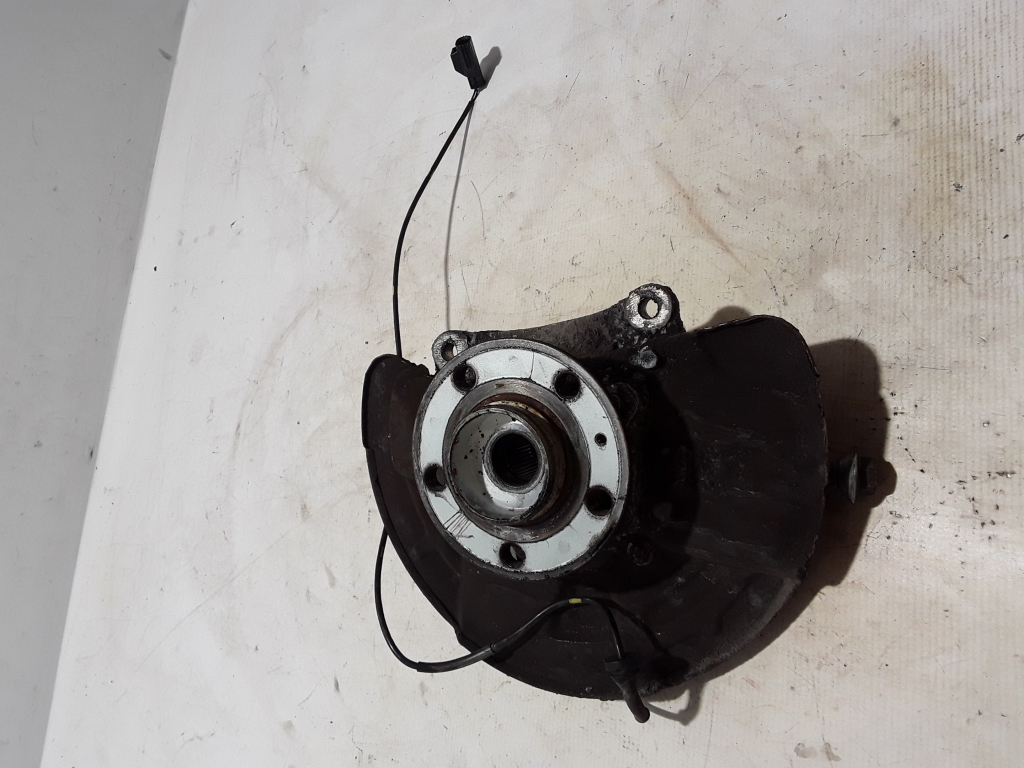 VOLVO S60 1 generation (2000-2009) Front Right Wheel Hub 30760715 22451530