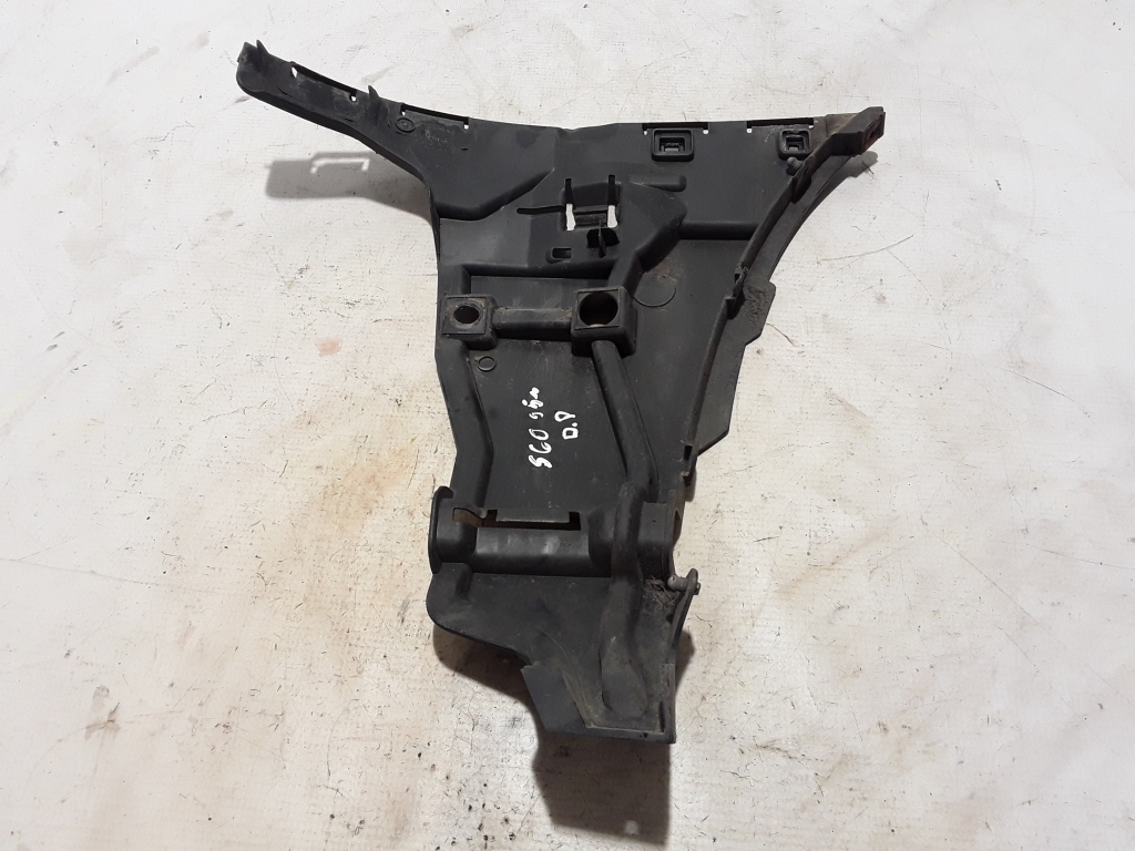 VOLVO S60 1 generation (2000-2009) Oikea etupuskurin kiinnike 08693182 22451506