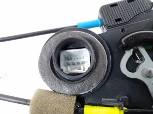 LEXUS IS (2005–2013) Rear side door lock 69060-53040 - 3