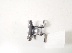 LEXUS IS (2005–2013) Rear side door upper hinge 68760-20120 - 2