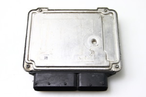 Opel Vectra C (2002–2008) Motorsteuergerät 55566277 - 2