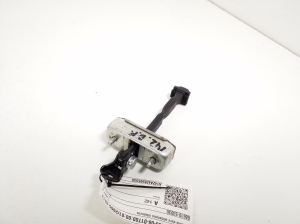 LEXUS IS (2005–2013) Esiukse avamise piiraja 68610-53030 - 2