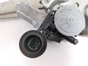 LEXUS IS (2005–2013) Aizmugurējo sānu durvju logu pacēlājs un tā detaļas - 3