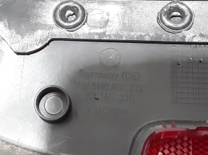 Volkswagen Tiguan (2007–2016) Tagumise küljeukse polster 5N0867212 - 3