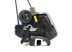 LEXUS IS (2005–2013) Rear side door lock 69050-53040 - 3