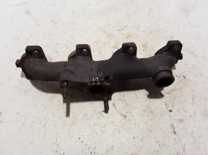  Exhaust manifold 