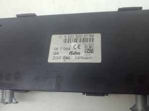 Mercedes Benz S-Class 221 (2005–2013) Antenas pastiprinātājs A2218204189 - 2