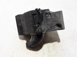 RENAULT Clio III (2005–2012) Luftfiltergehäuse 8200398990 - 3