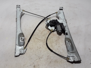 RENAULT Clio III (2005–2012) Priekšējo durvju logu pacēlājs un tā daļas 8200291148 - 2