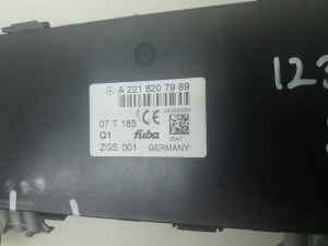 Mercedes Benz S-Class 221 (2005–2013) Antenne A2218207989 - 2