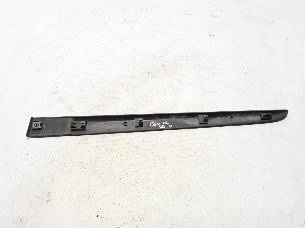 RENAULT Clio 3 generation (2005-2012) Right Side Sliding Door Molding 8200289924 22451981