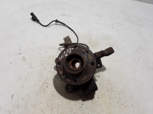 Front wheel hub - 