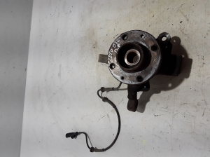 RENAULT Clio III (2005–2012) Front wheel hub - 2