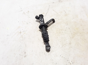 RENAULT Clio III (2005–2012) Clutch slave cylinder 8200436137 - 2