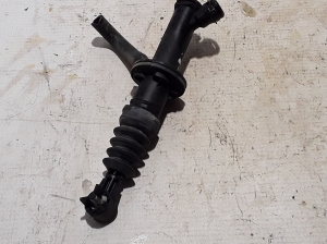 RENAULT Clio III (2005–2012) Clutch slave cylinder 8200436137 - 3