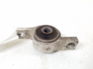 LEXUS IS (2005–2013) Front control arm bushing 48075-53010 - 2