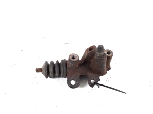 TOYOTA Avensis Verso M2 (2001–2009) Siduri töösilinder 31470-42030 - 2