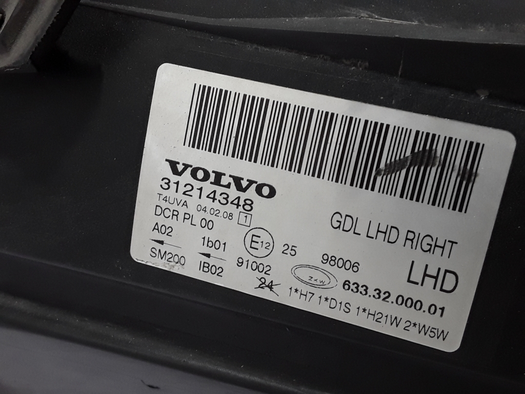VOLVO V70 3 generation (2007-2020) Front Right Headlight 31214348 22451852