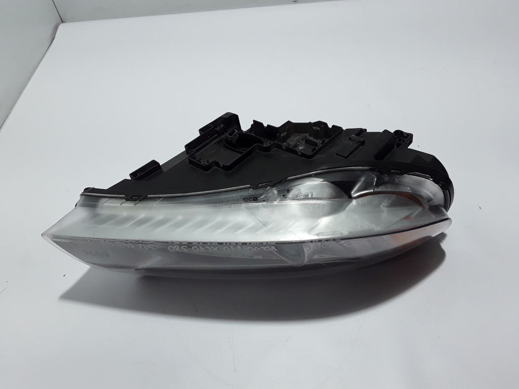 VOLVO V70 3 generation (2007-2020) Front Right Headlight 31214348 22451852