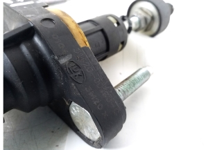 TOYOTA Yaris (2011–2020) Clutch master cylinder 31420-0D190 - 3