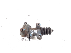 TOYOTA Yaris (2005–2011) Clutch slave cylinder 31470-52100 - 2