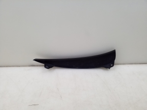  Front bumper trim strip 