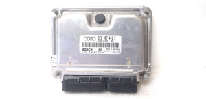 Calculateur moteur - 8E0 907 401 D