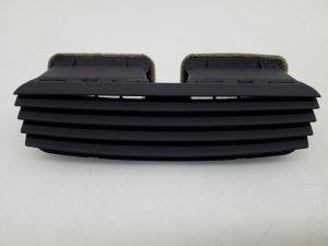   Armatuurlaua ventilatsioonivõred  - A2216890066 
