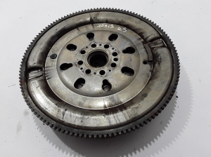  Clutch flywheel 