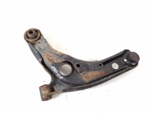 TOYOTA Yaris (2005–2011) Querlenker vorne 48068-09040 - 2