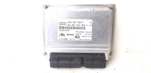 Calculateur moteur - 4E0 907 553 F