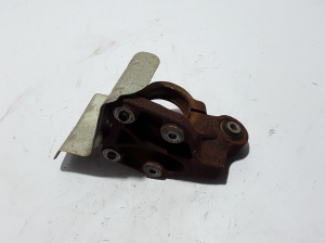VOLVO XC70 (2007–2016) Front drive shaft bracket 30783412 - 2